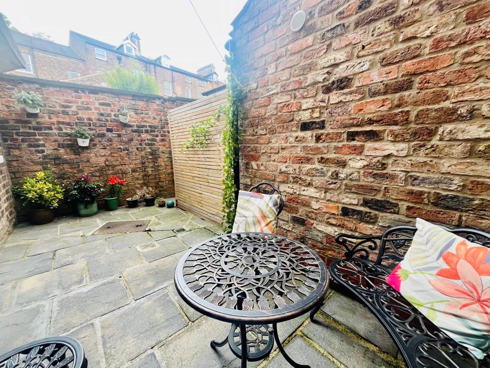 Bootham Apartment 32 - Free Parking - Five Minute Walk To York Minster المظهر الخارجي الصورة